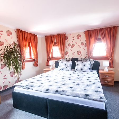 Pokoje Goscinne U Eweliny Bogatynia Zimmer foto