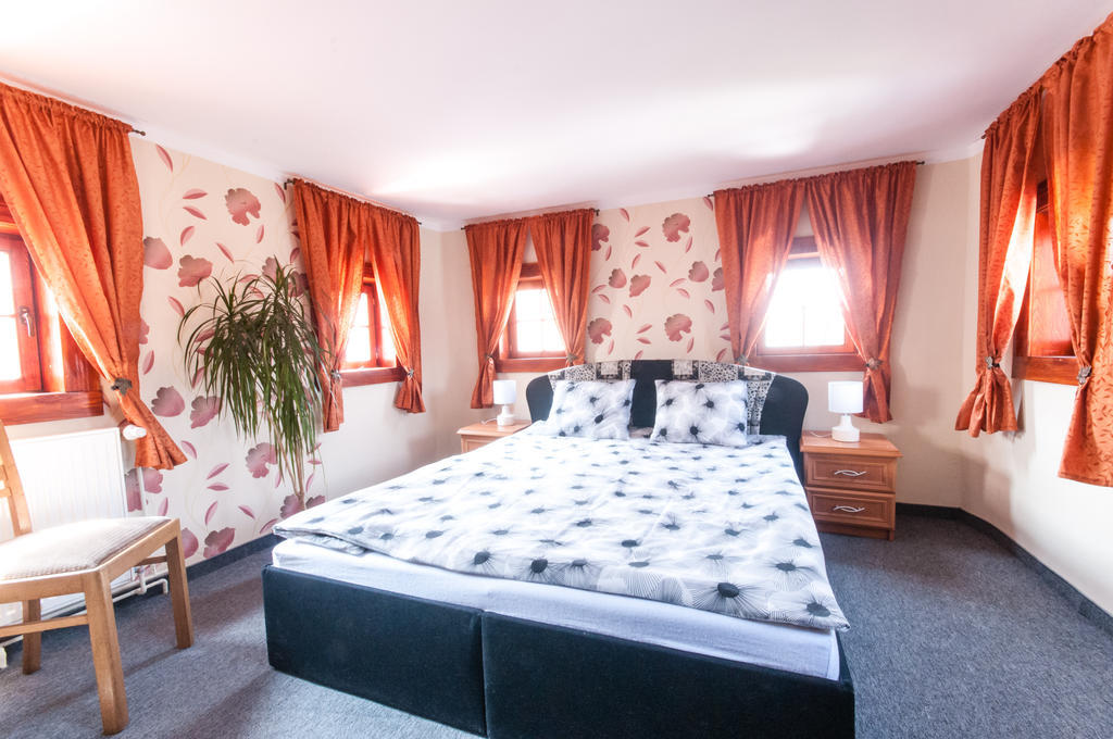 Pokoje Goscinne U Eweliny Bogatynia Zimmer foto